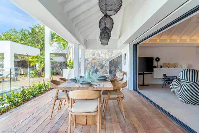 Escape - Outside dining at Villa Flamands Escape in St Barts - St. Barts Villa Rental
