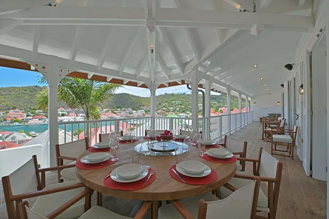 Outside dining at Villa Hippocampe in St Barts - St. Barts Villa Rental
