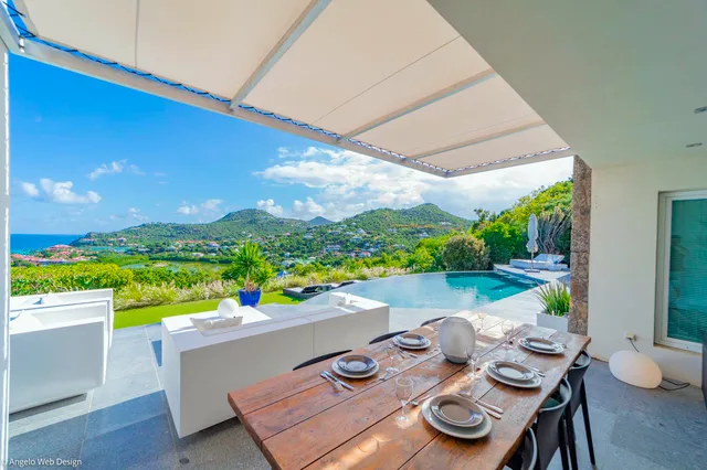 Outside dining at Villa Ivy in St Barts - St. Barts Villa Rental