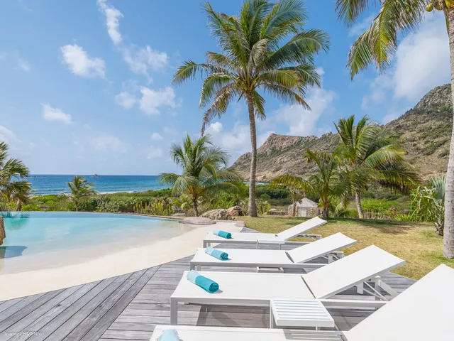 pool ocean view at Villa La Roche dans l’Eau in St Barts - St. Barts Villa Rental