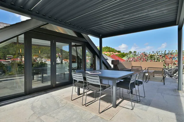 L'Entrepont - Outside dining at Villa L’Entrepont in St Barts - St. Barts Villa Rental