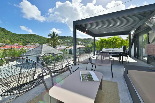 L'Entrepont - Outside living at Villa L’Entrepont in St Barts - St. Barts Villa Rental